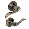 68813418 Manija tubular curva funcion entrada y recamara, laton antiguo, llave estandar, blister Lock
