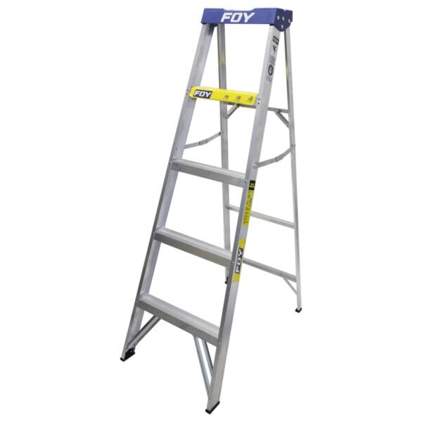 68812715 Escalera de tijera tipo III de aluminio y tapa plastica con 4 peldaños Foy