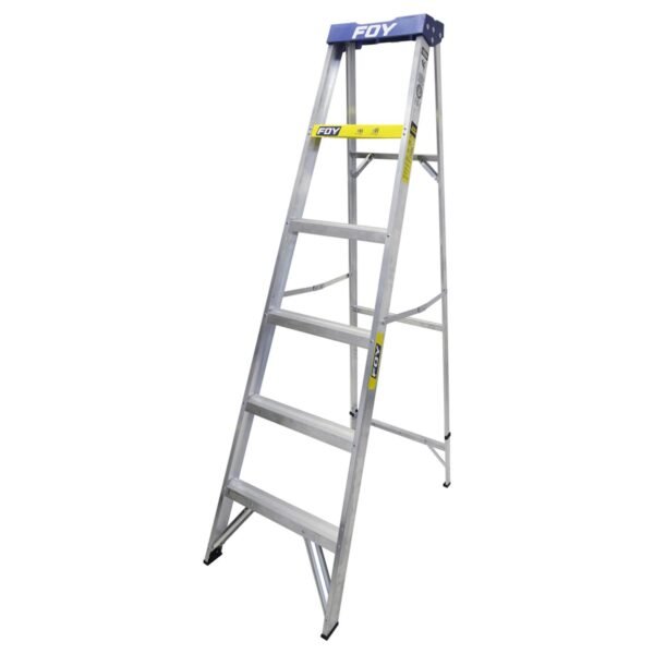 Escalera de tijera tipo III de aluminio y tapa plastica con 5 peldaños Foy